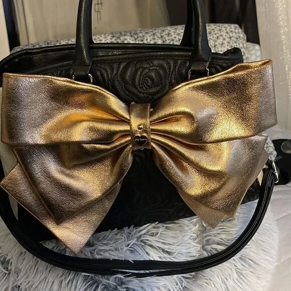 Y2K vintage betsey johnson black quilted roses bow crossbody/satchel/purse bag - Picture 2 of 10